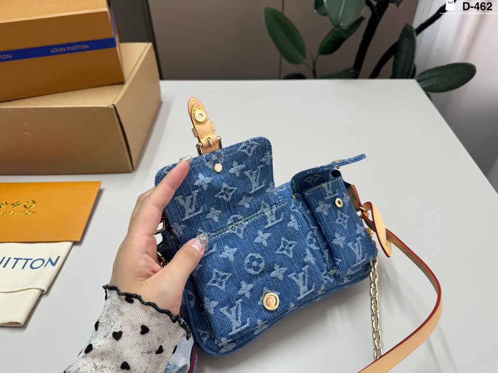 M27602|LV Pochette Accessoire Cargo