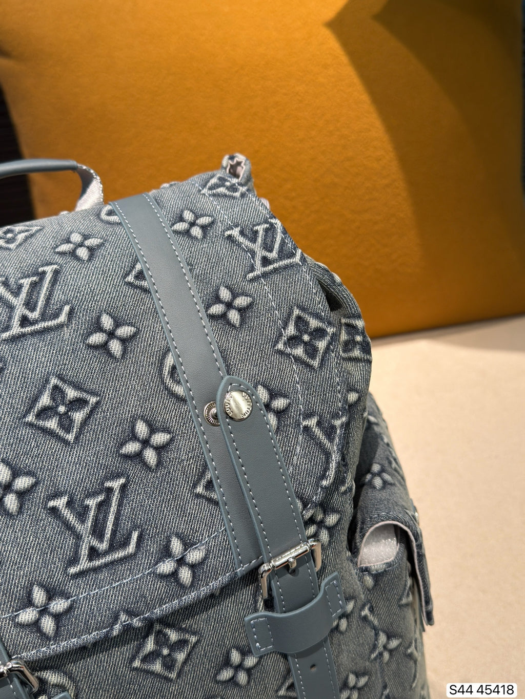 M45418|LV Christopher MM