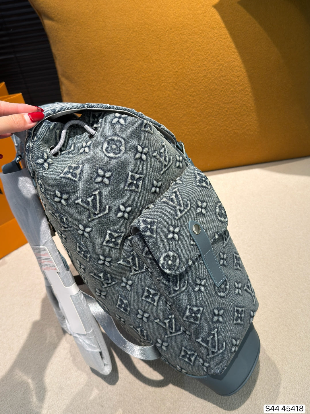 M45418|LV Christopher MM