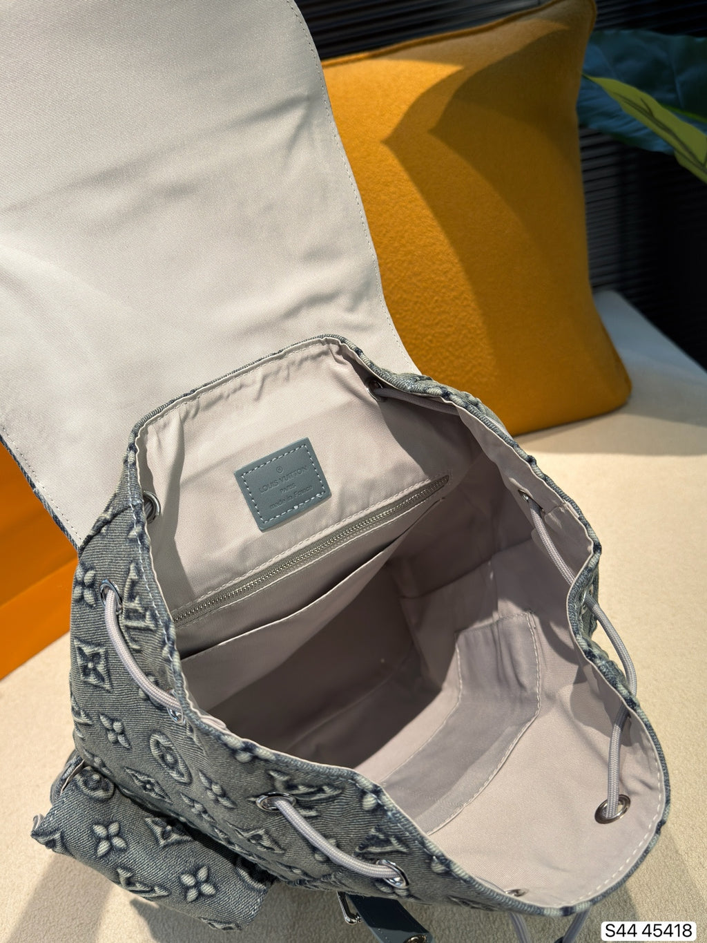 M45418|LV Christopher MM