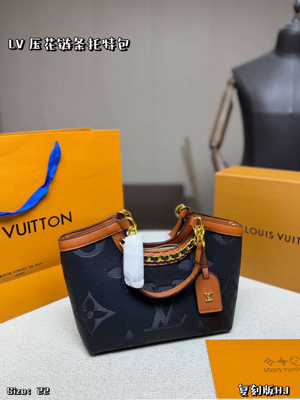 M23698|LV OnTheGo East West