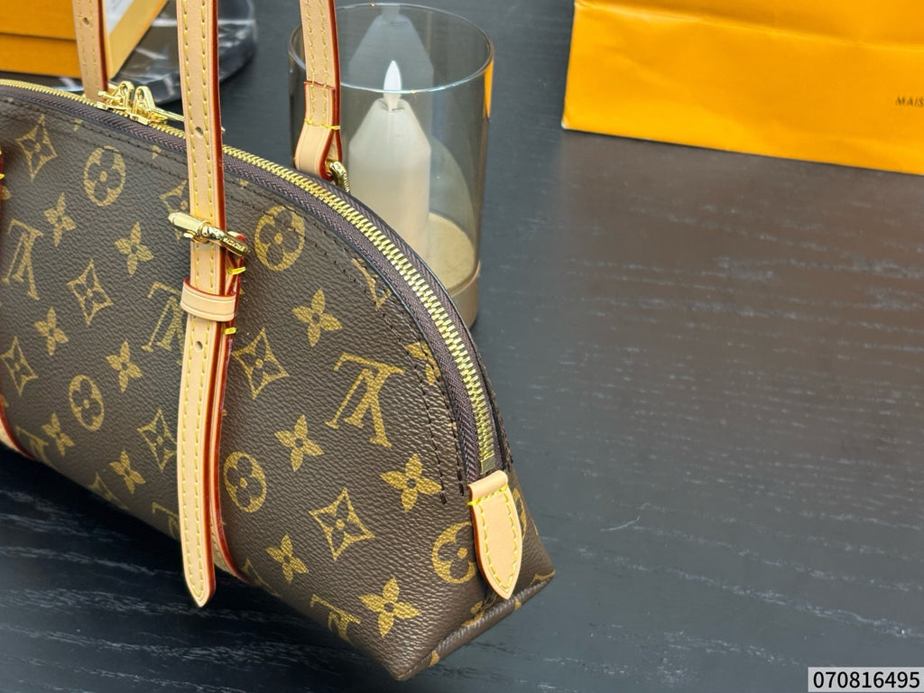 M28953|LV Squire East West