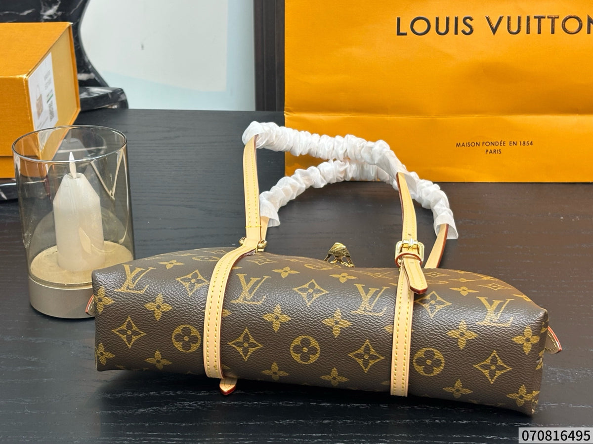 M28953|LV Squire East West