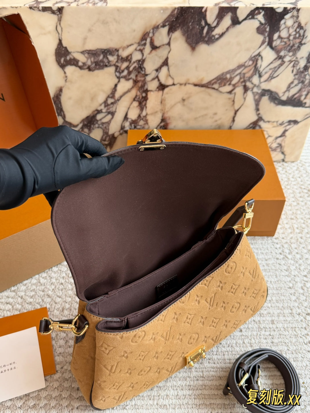M2A185|LV Pochette Métis MM