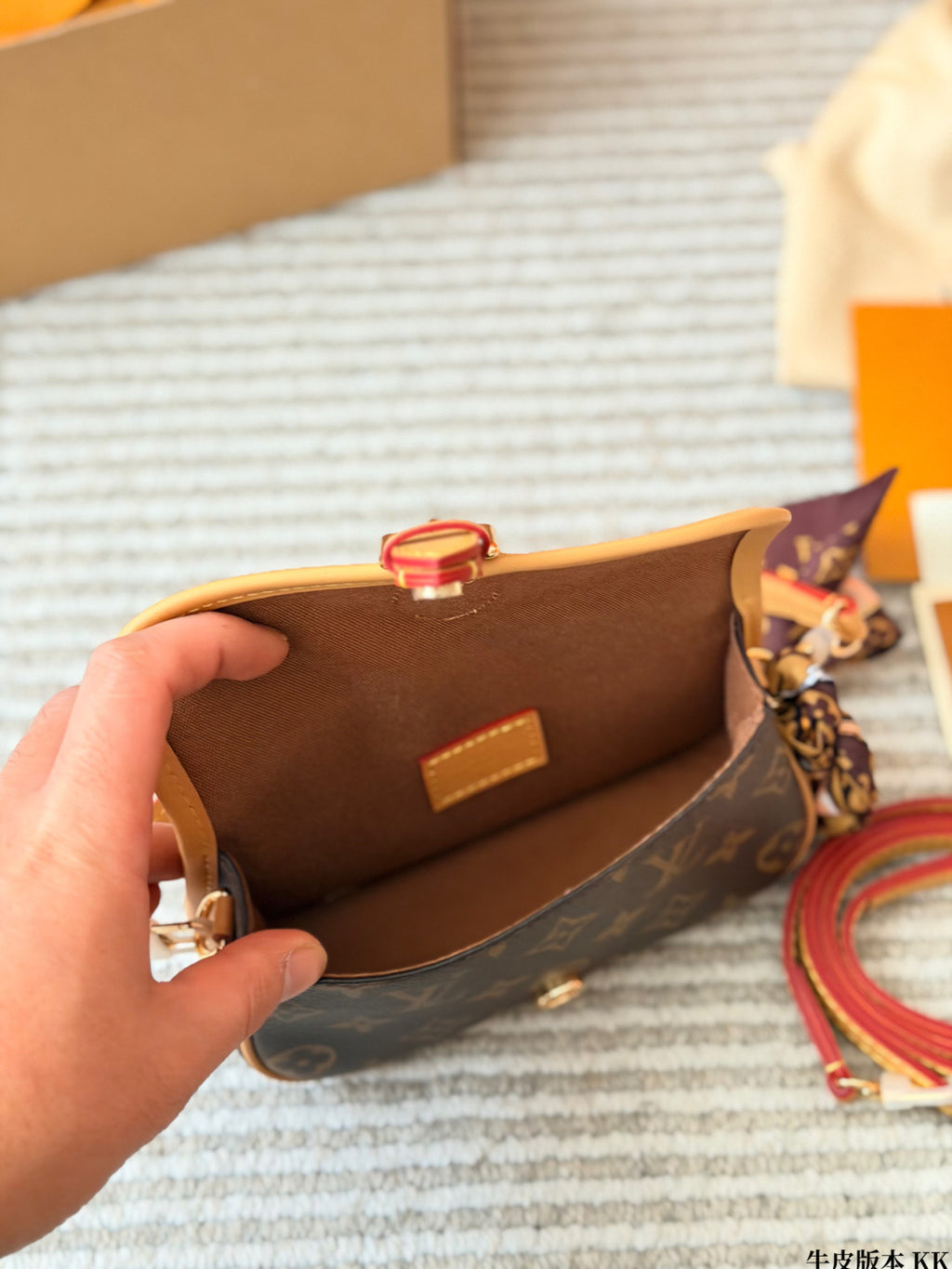M83298|LV Nano Diane