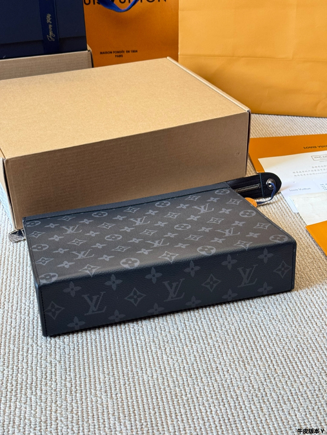 M61692|LV Pochette Voyage MM