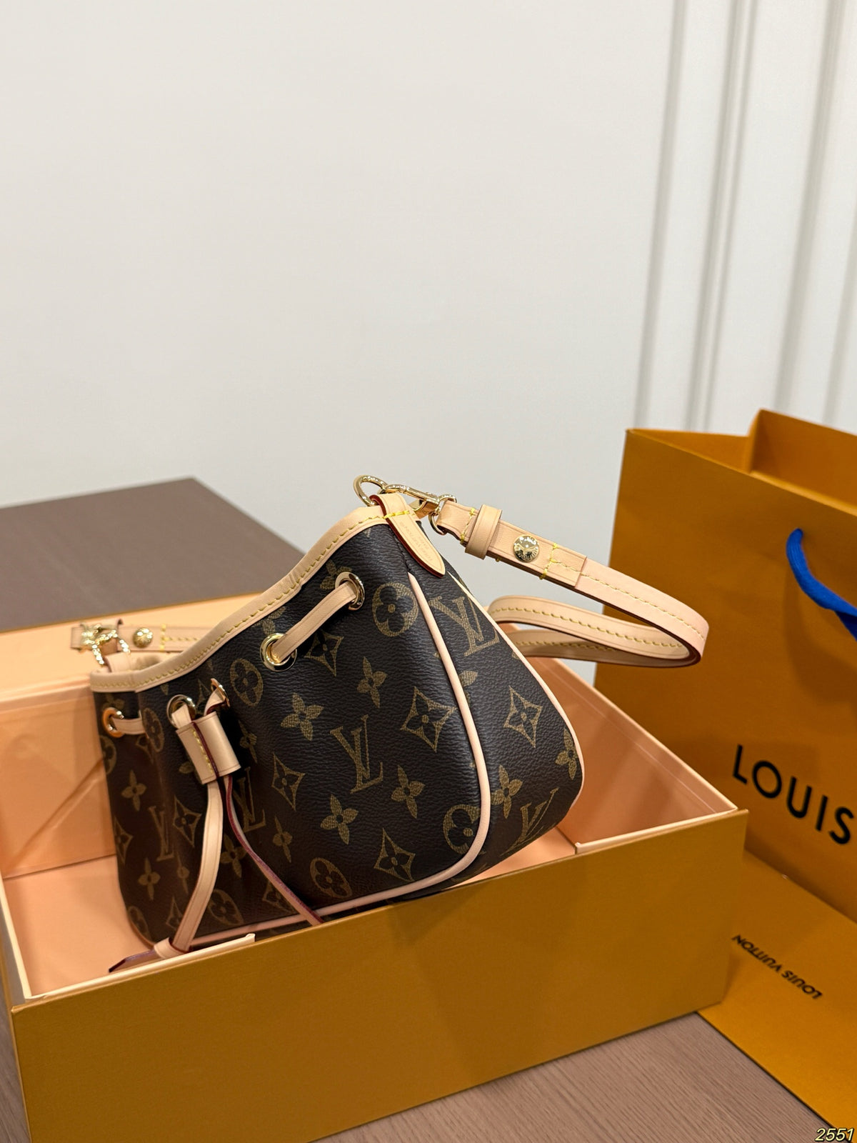 M29537|LV Nano Frivole