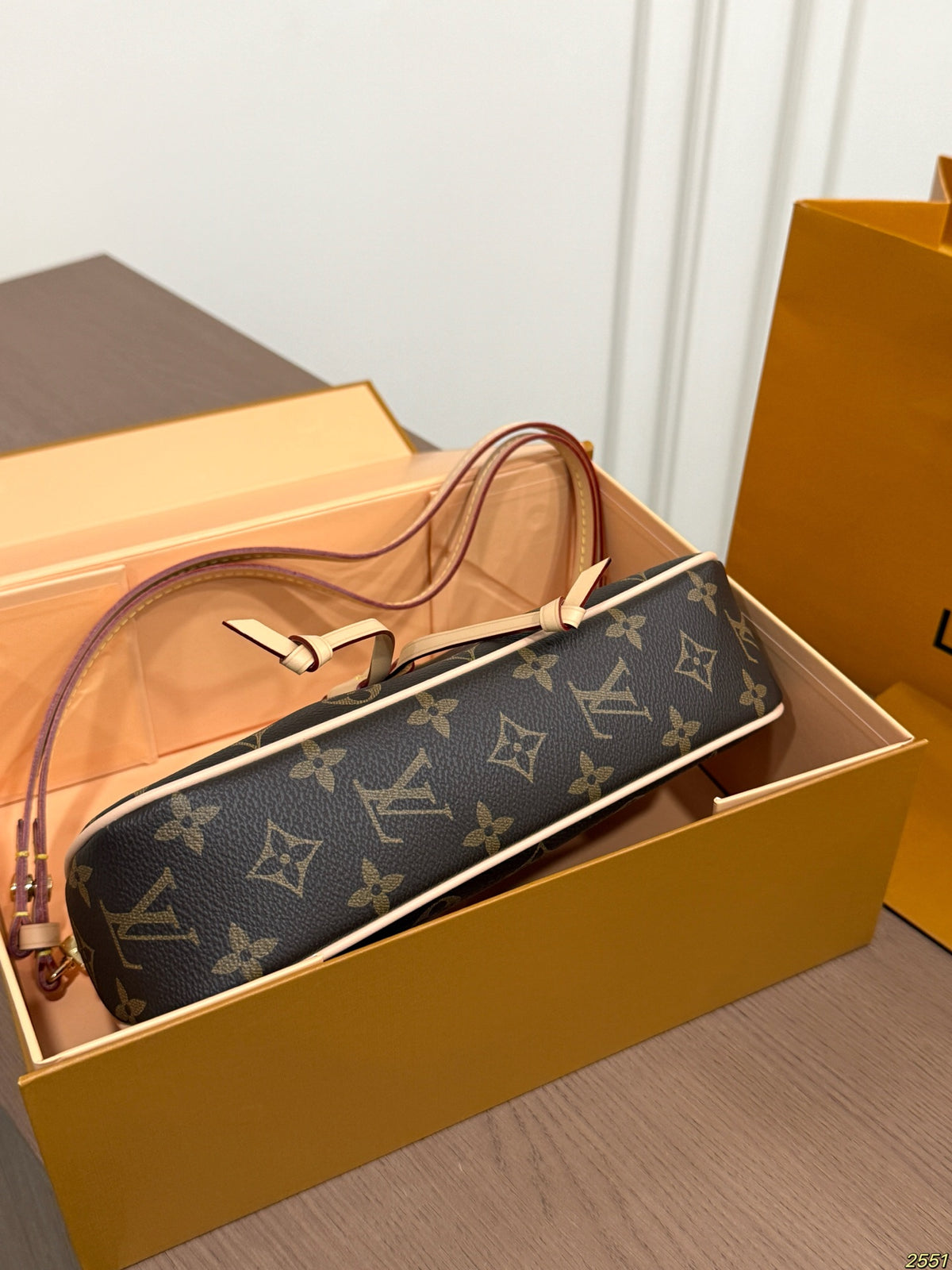 M29537|LV Nano Frivole