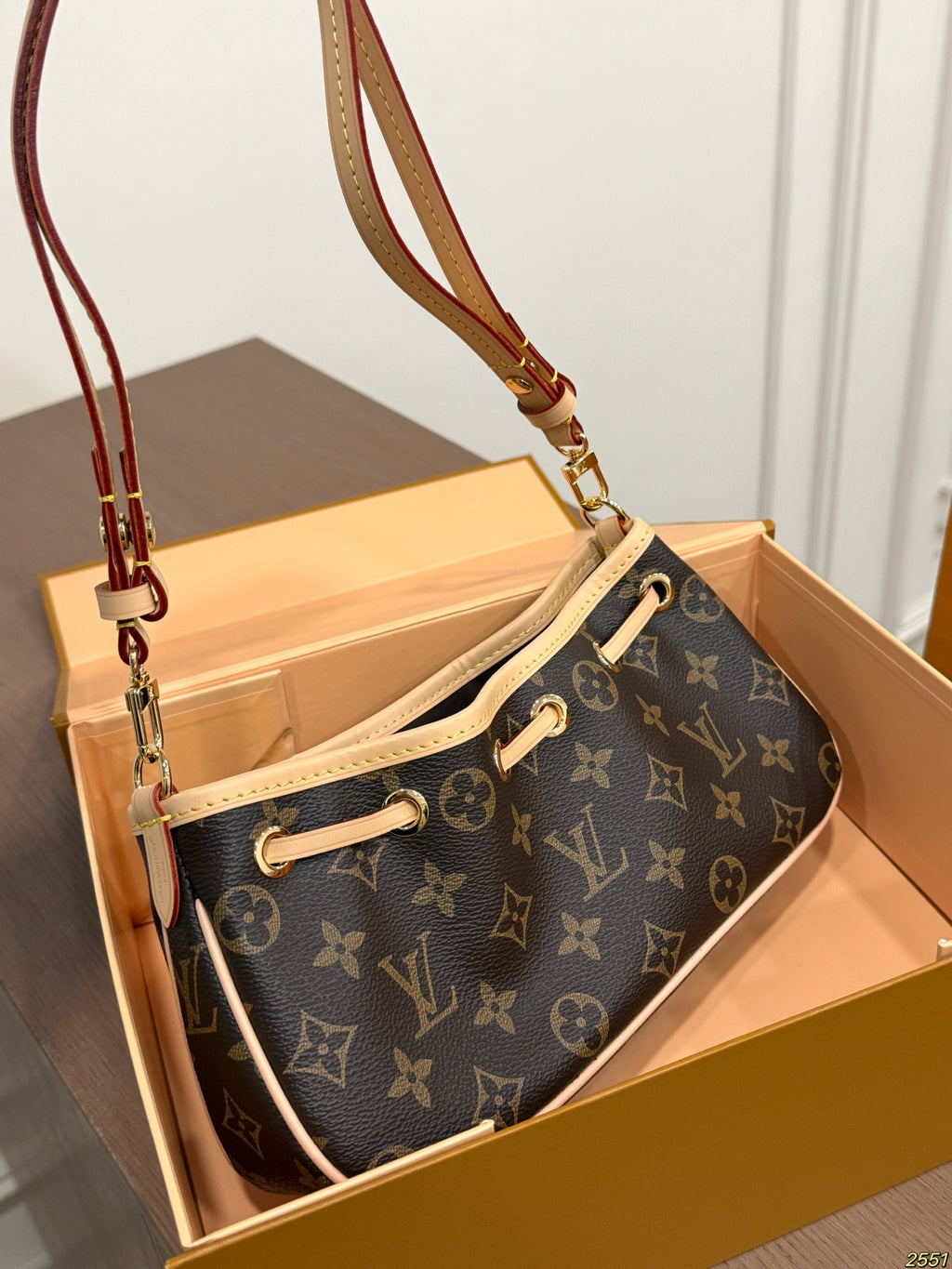M29537|LV Nano Frivole