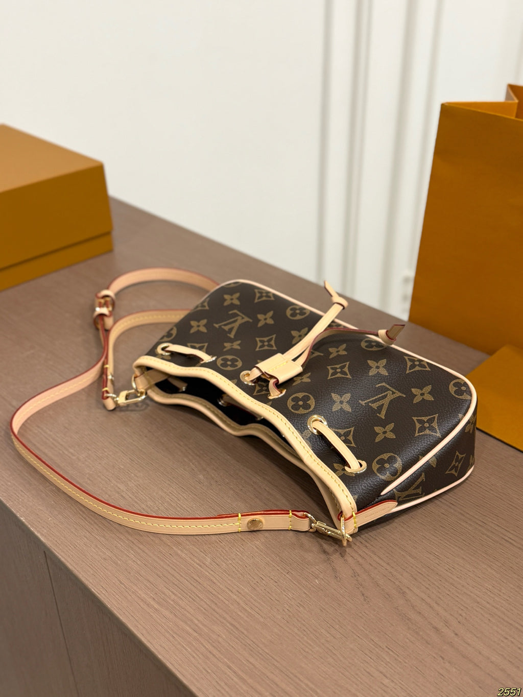 M29537|LV Nano Frivole