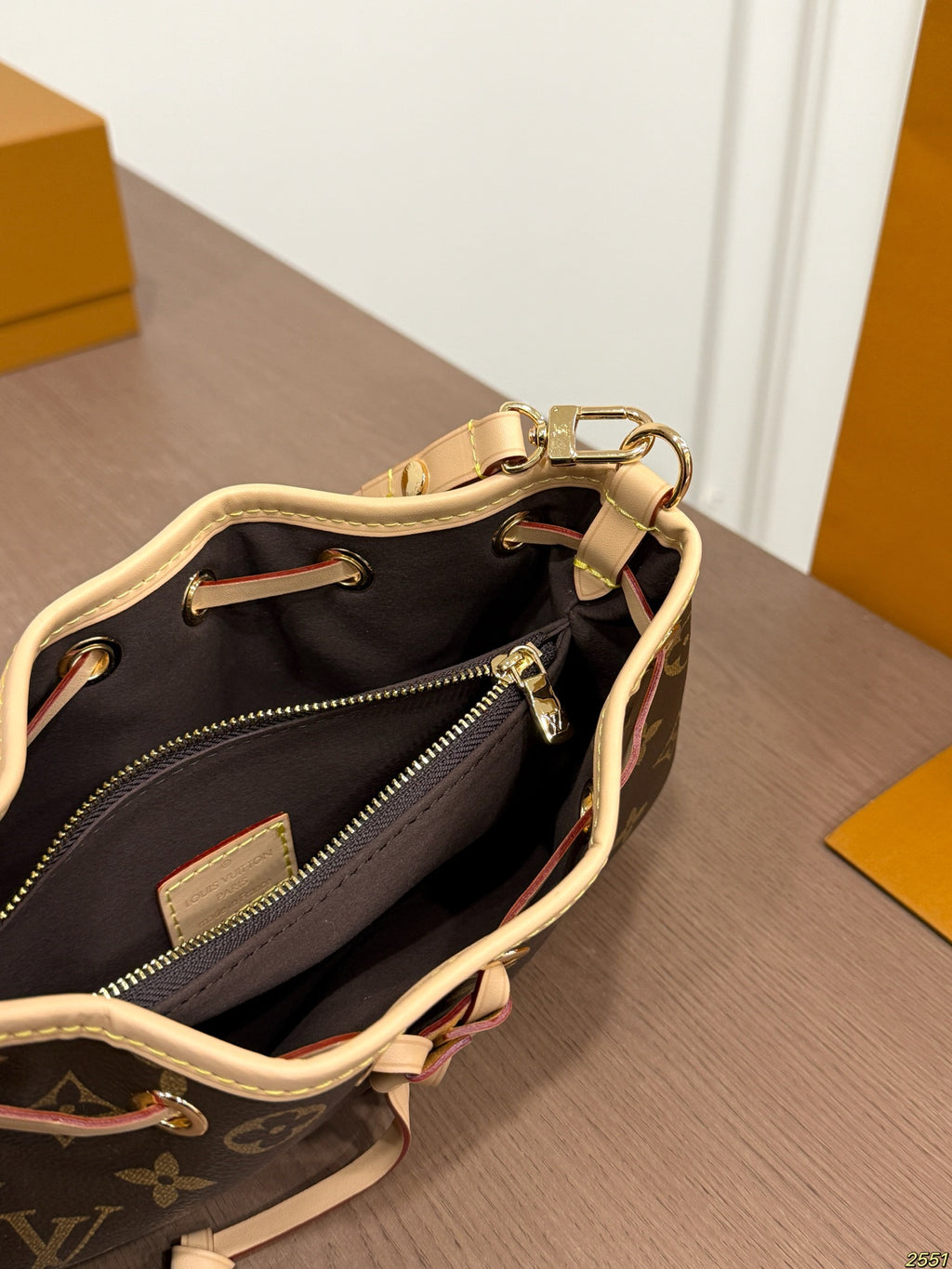 M29537|LV Nano Frivole