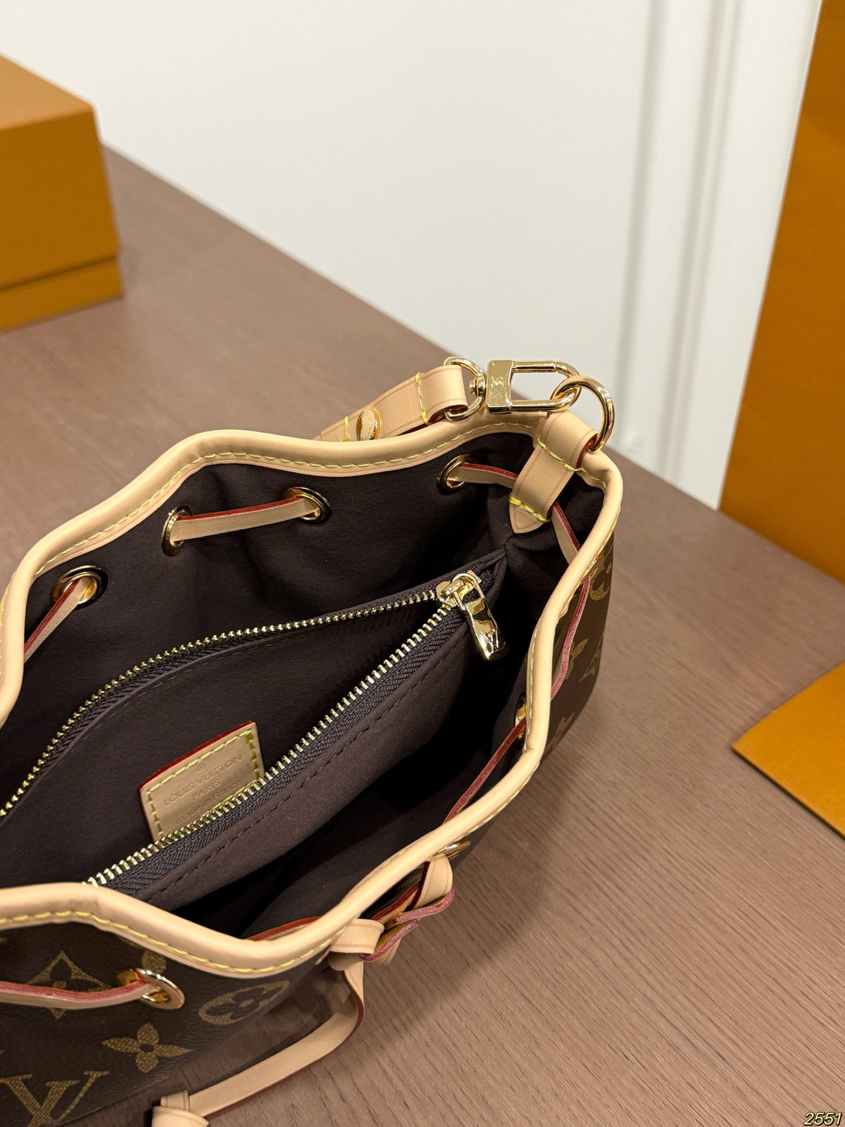 M29537|LV Nano Frivole