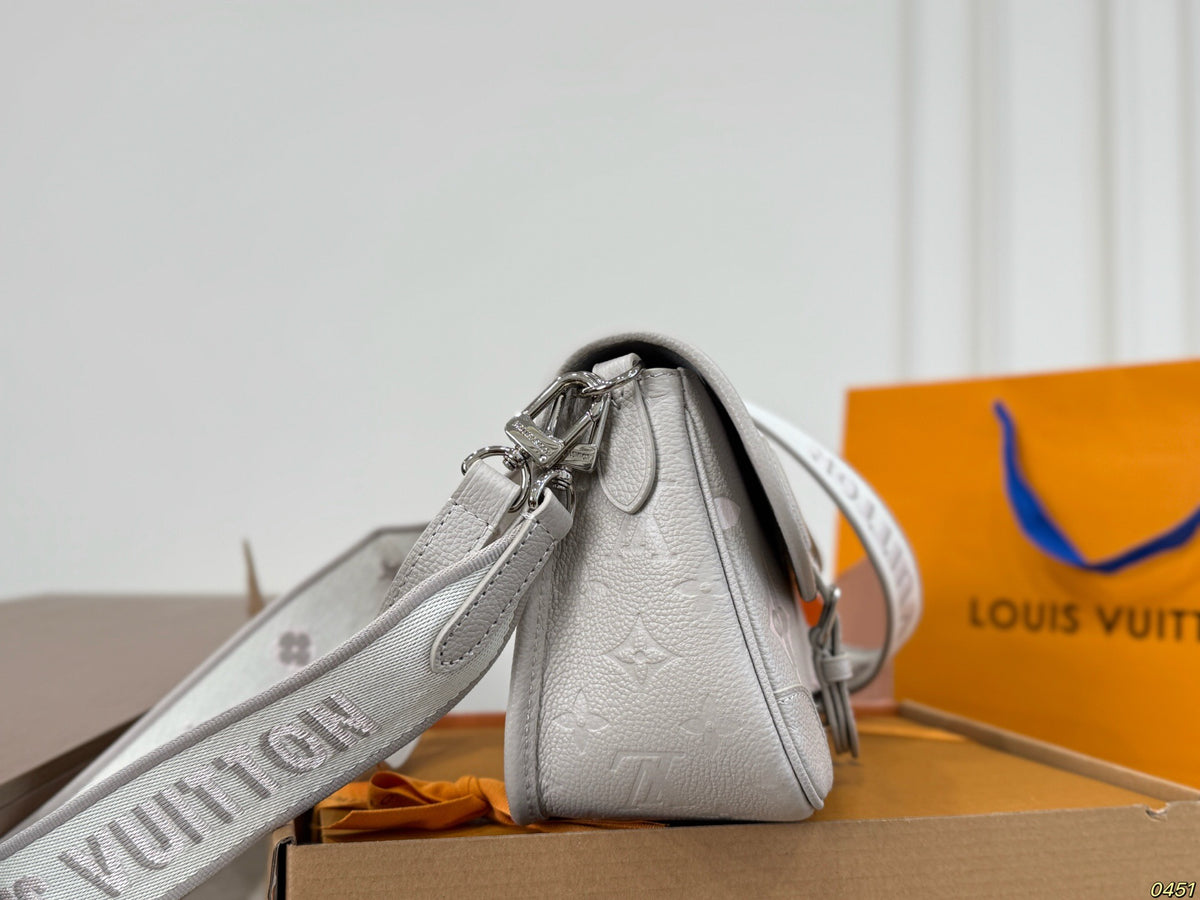 M46583|LV Diane