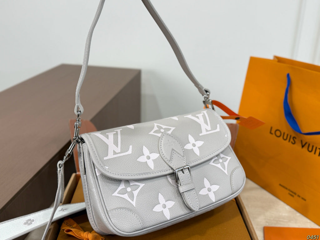 M46583|LV Diane