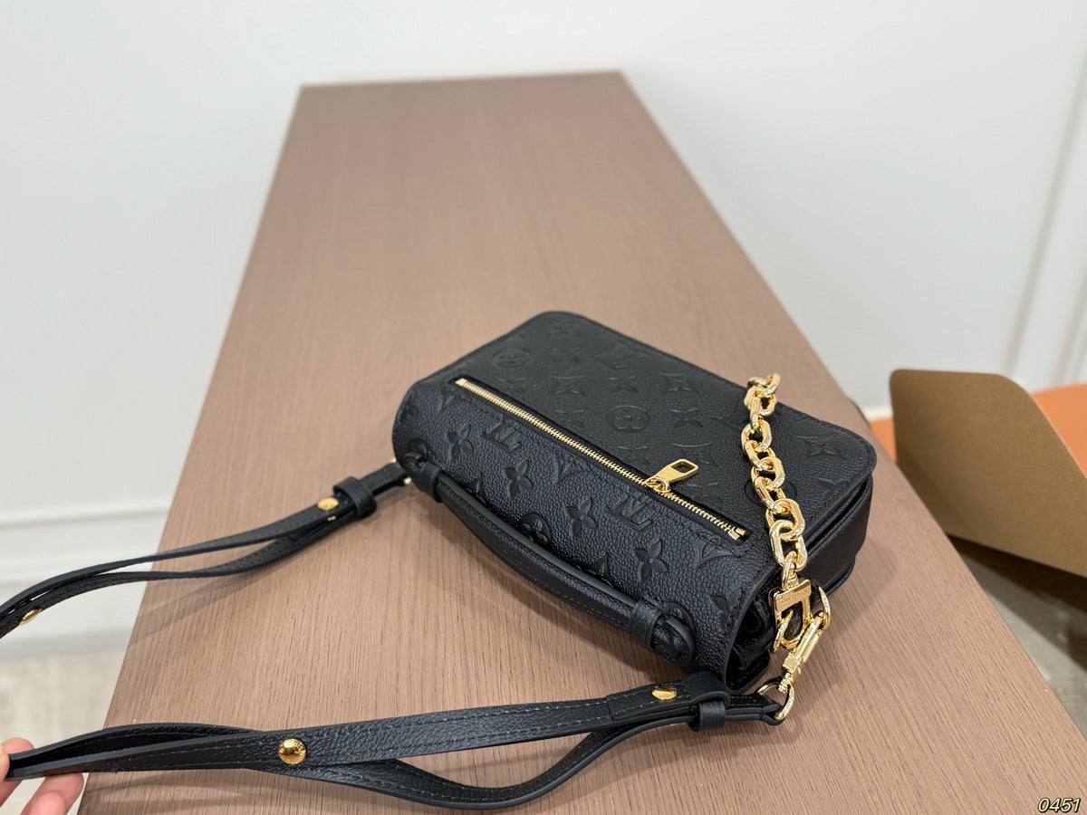 M46595|LV Pochette Métis East West