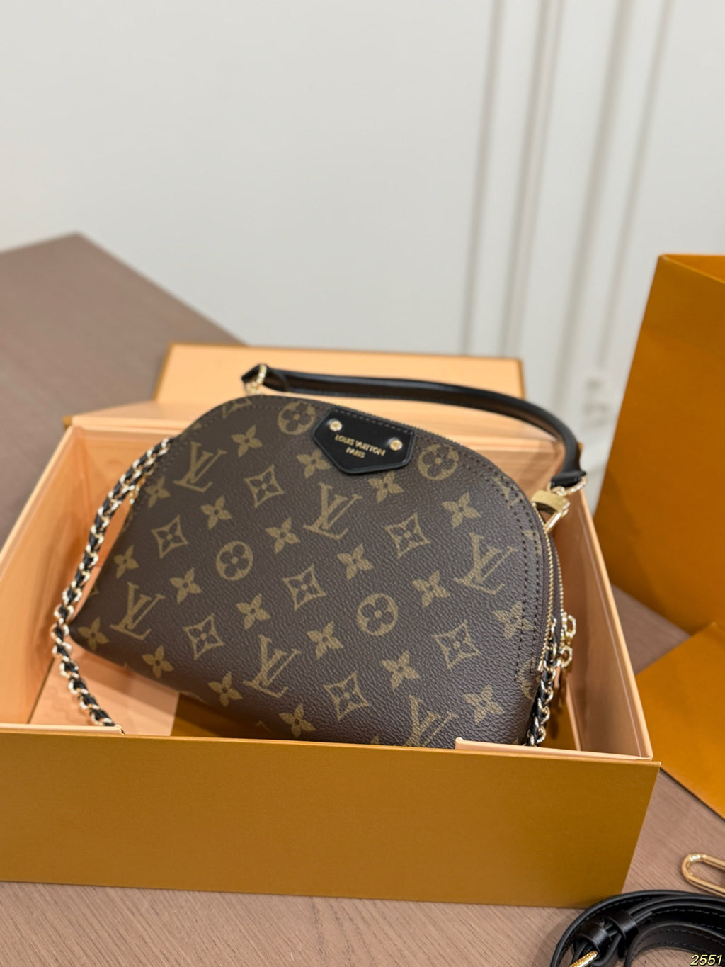 M46990|LV Alma BB