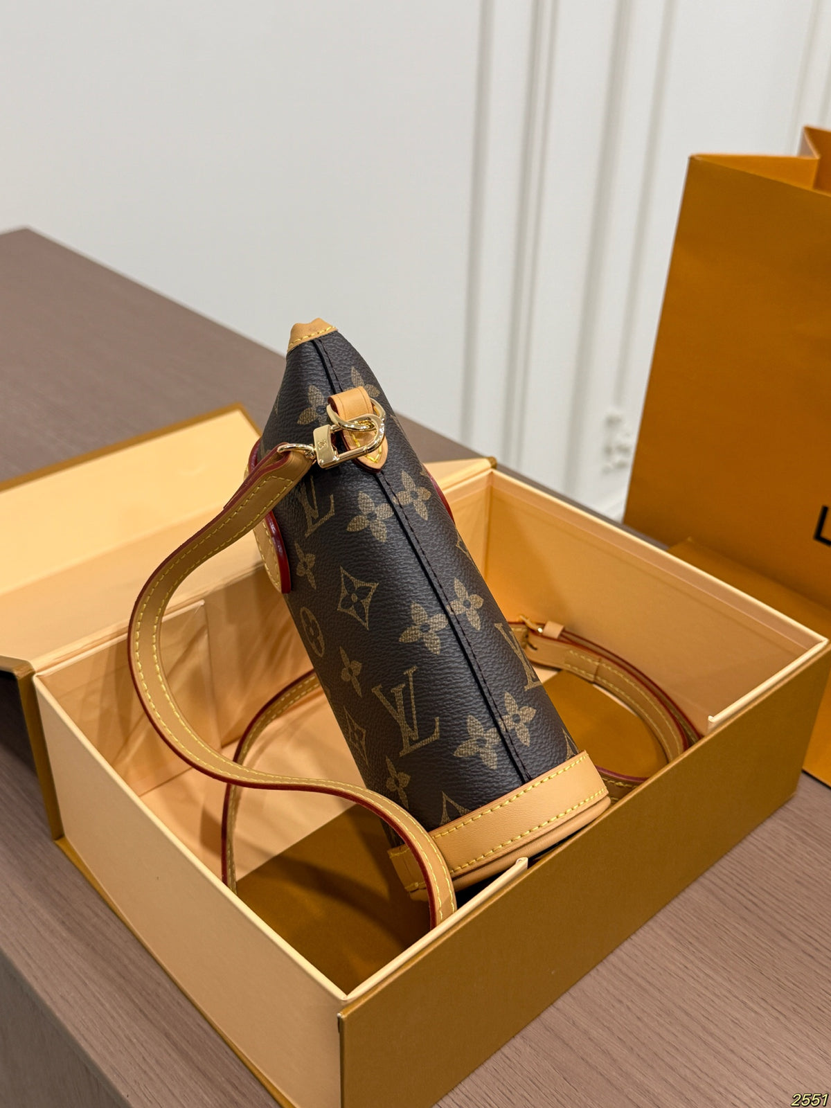 M80874|LV Fold Me Pouch