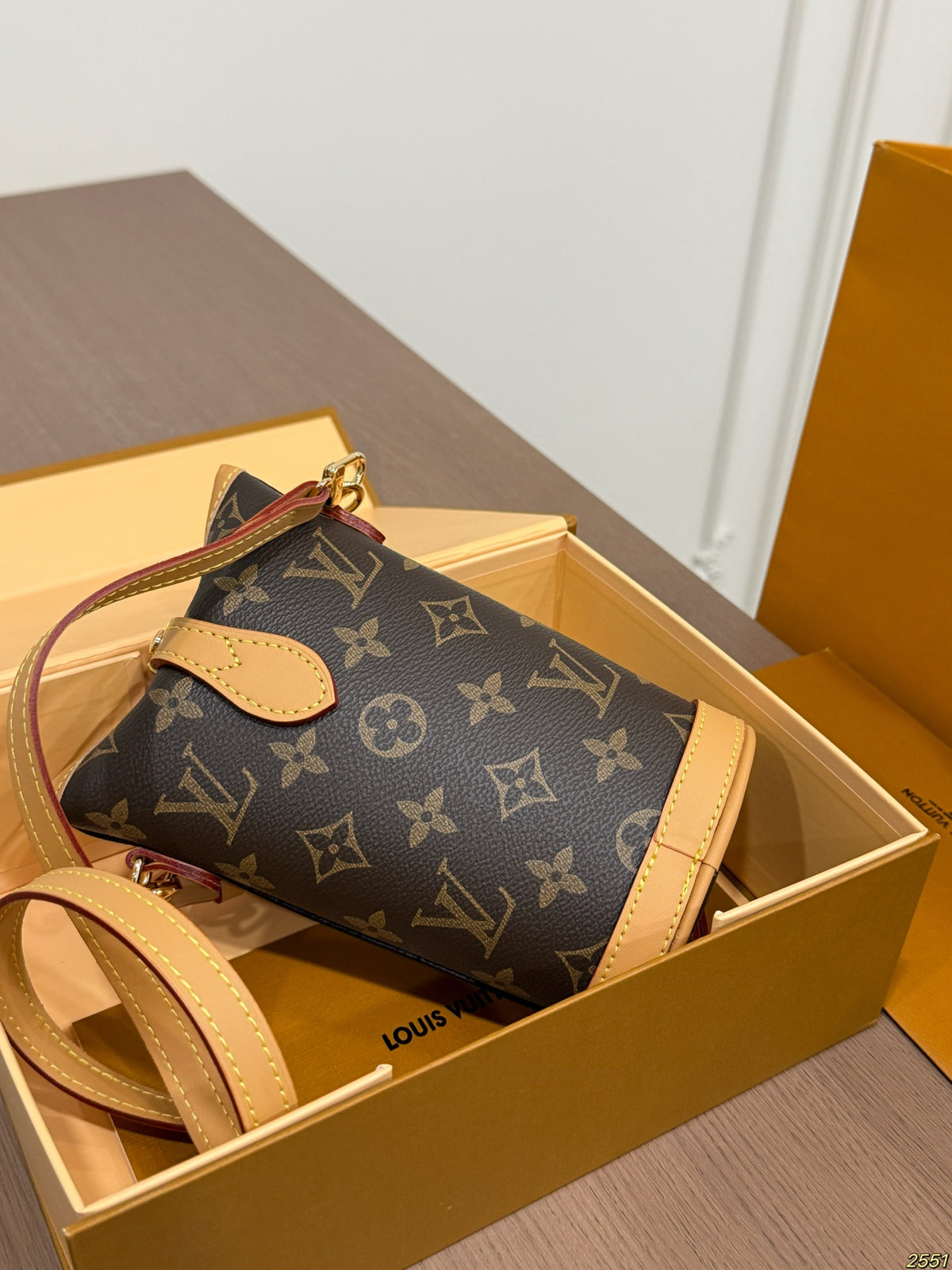 M80874|LV Fold Me Pouch