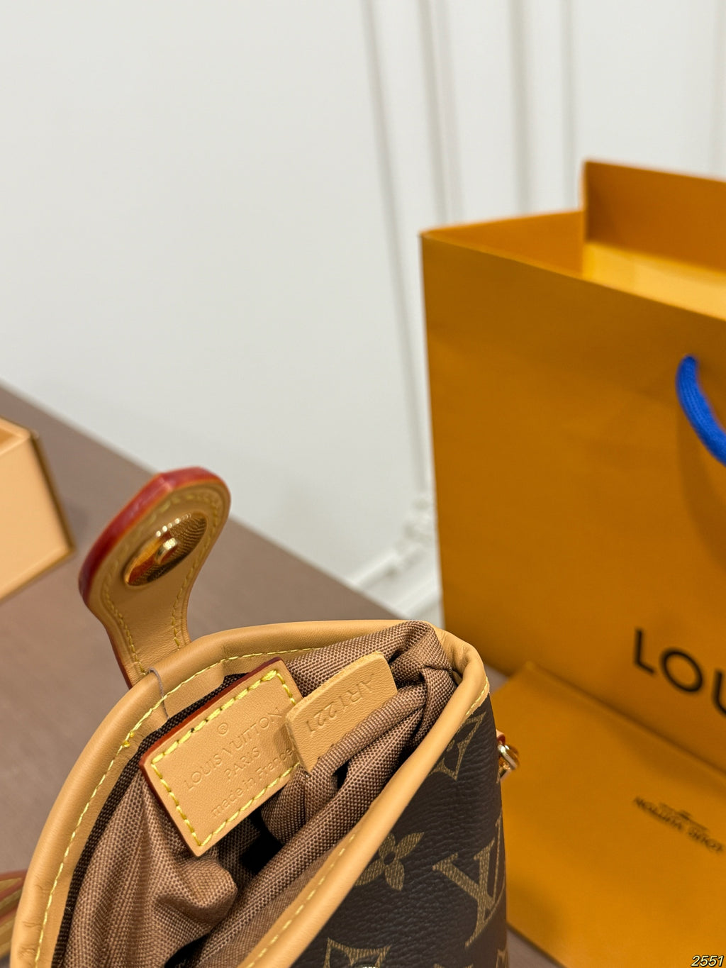 M80874|LV Fold Me Pouch