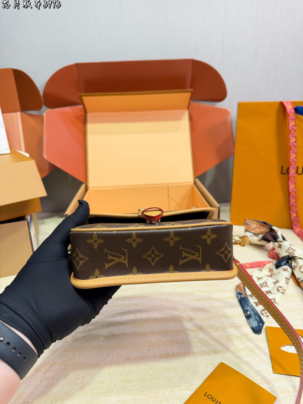 M83298|LV Nano Diane