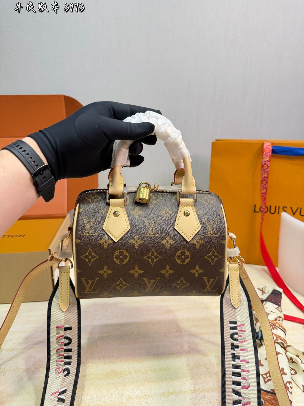 M46222|LV Speedy Bandoulière 20