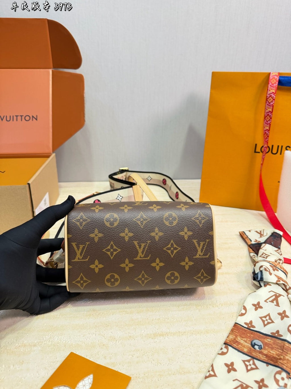 M46222|LV Speedy Bandoulière 20