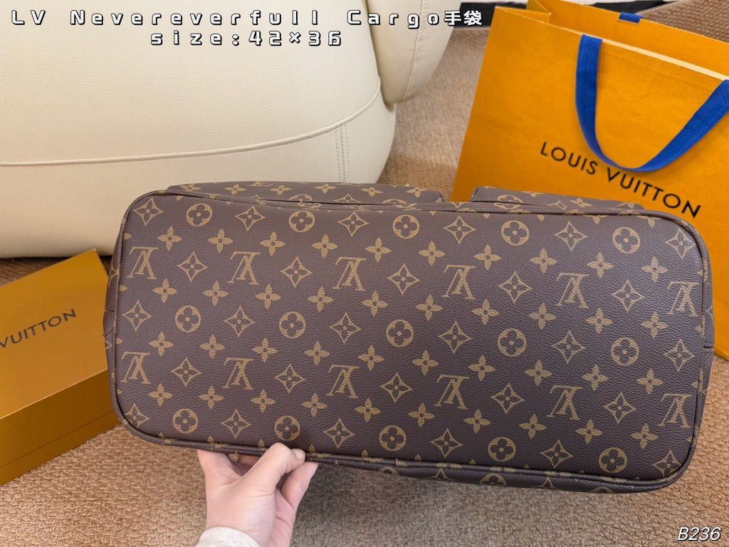 M2A617|LV Nevereverfull Cargo