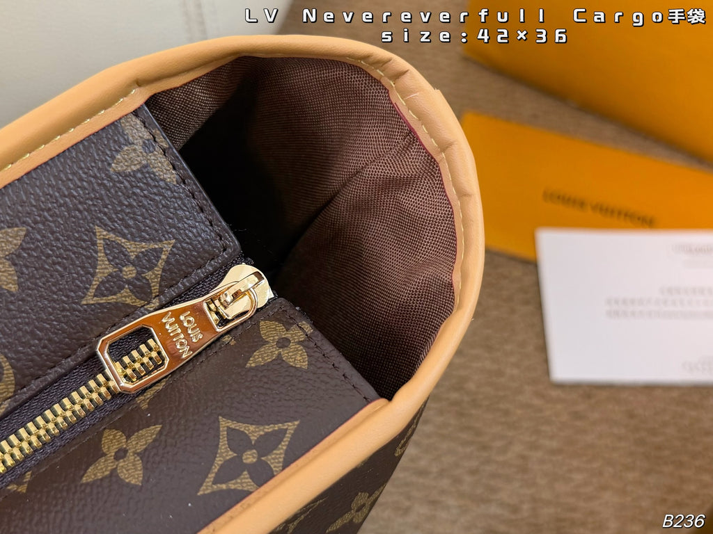 M2A617|LV Nevereverfull Cargo