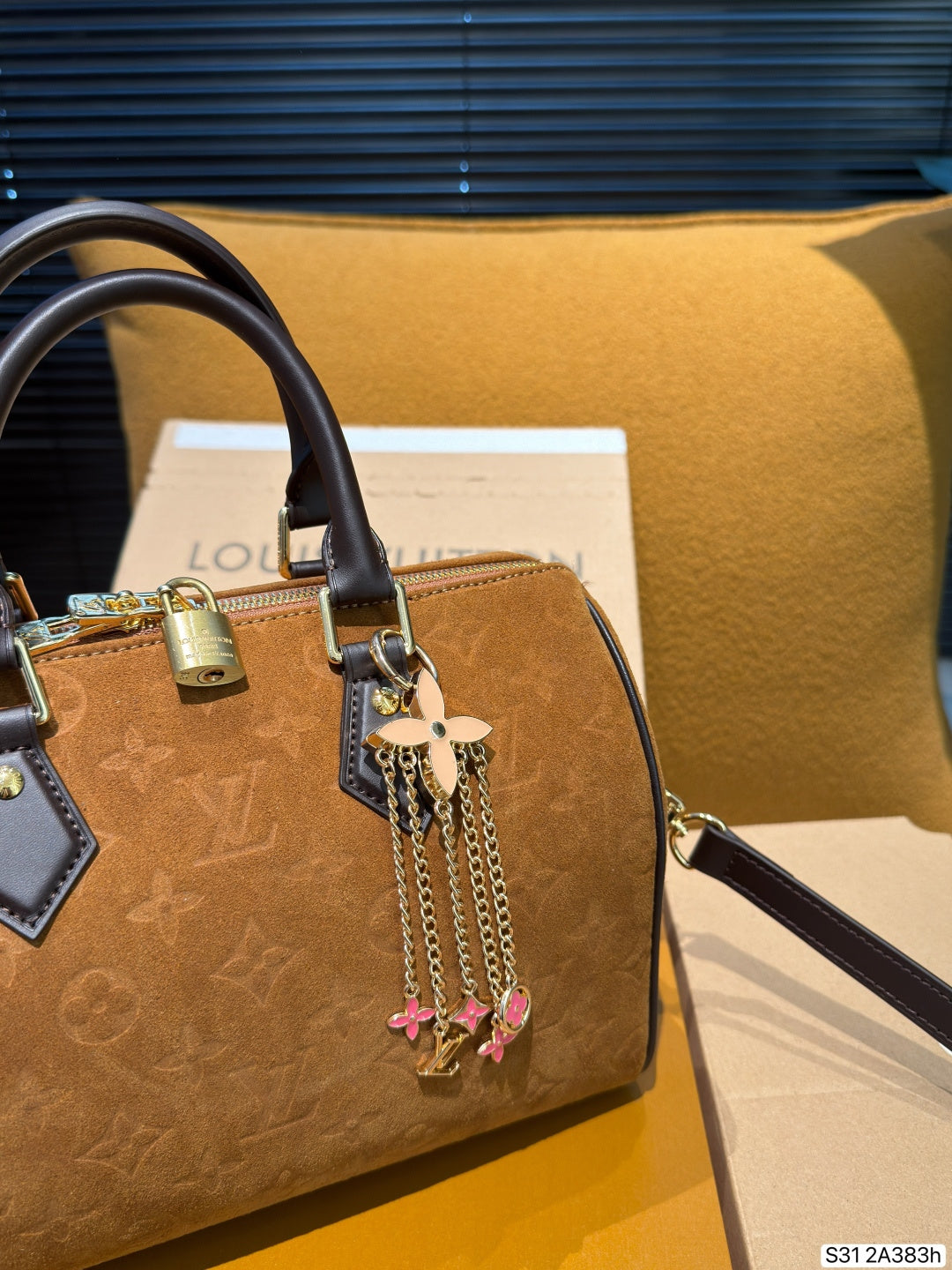 M2A383|LV Speedy Bandoulière 25