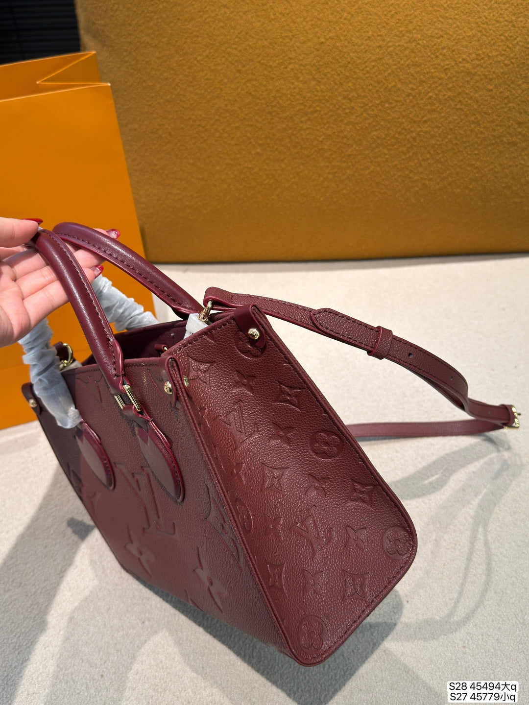 M45494|LV OnTheGo PM